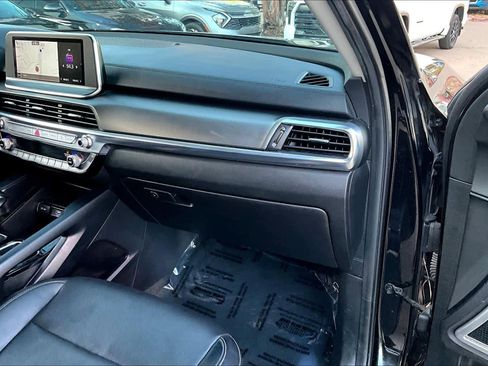 Used 2022 Kia Telluride LX image 17
