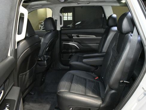 Used 2022 Kia Telluride SX w/ SX Prestige Package image 47