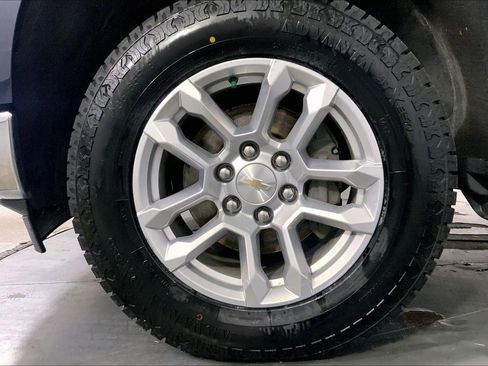 Used 2023 Chevrolet Silverado 1500 LT AWD/4WD image 11