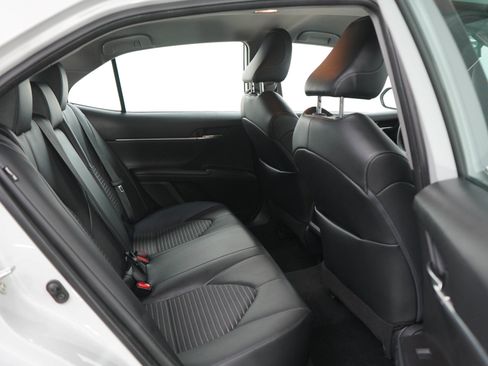 Used 2022 Toyota Camry SE FWD image 12