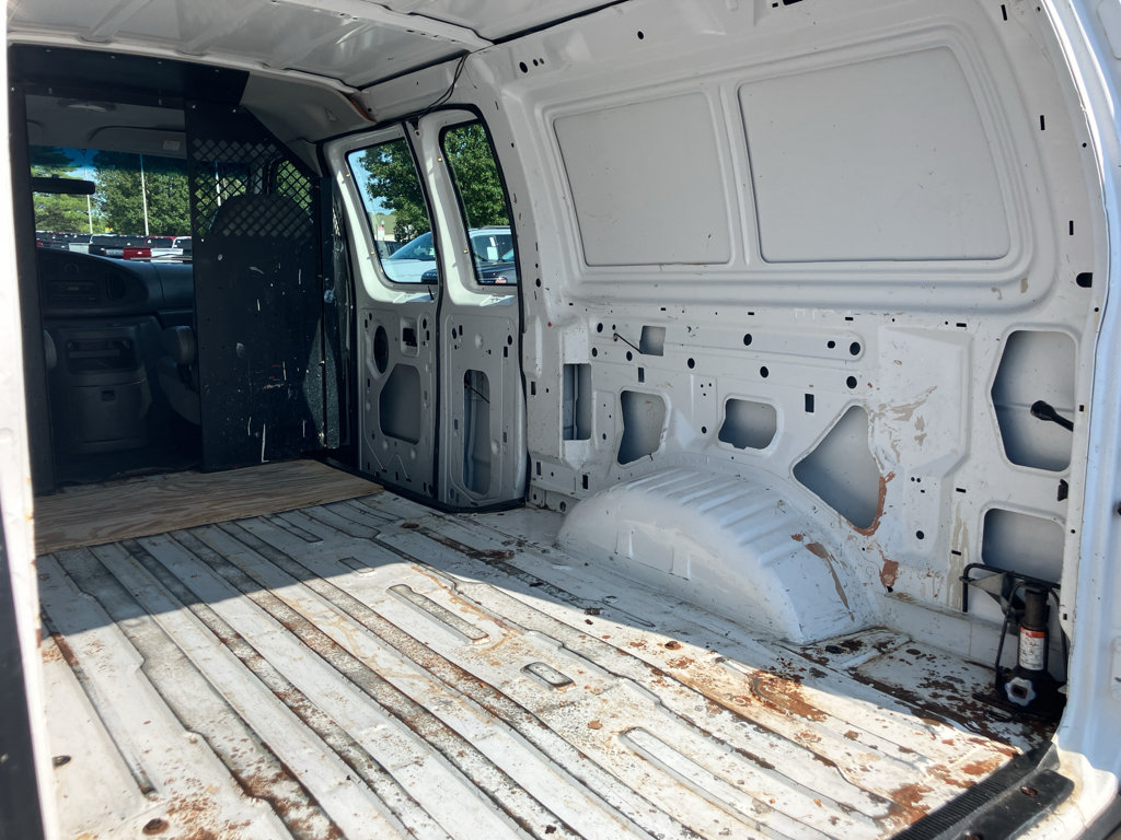 Used 2005 Ford E-150 and Econoline 150 RWD image 22
