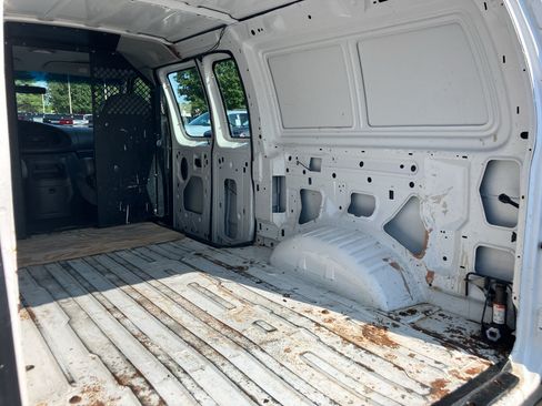 Used 2005 Ford E-150 and Econoline 150 RWD image 22