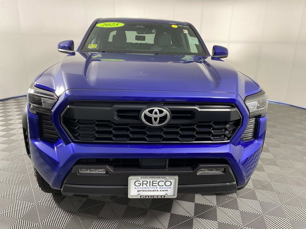 Used 2025 Toyota Tacoma TRD Off-Road AWD/4WD image 3