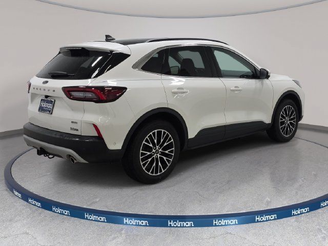 Certified 2023 Ford Escape SE w/ PHEV Premium Package FWD image 5