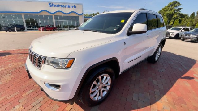 Used 2021 Jeep Grand Cherokee Laredo AWD/4WD image 5