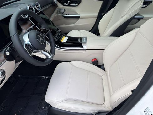 Used 2026 Mercedes-Benz C 300 Sedan image 5