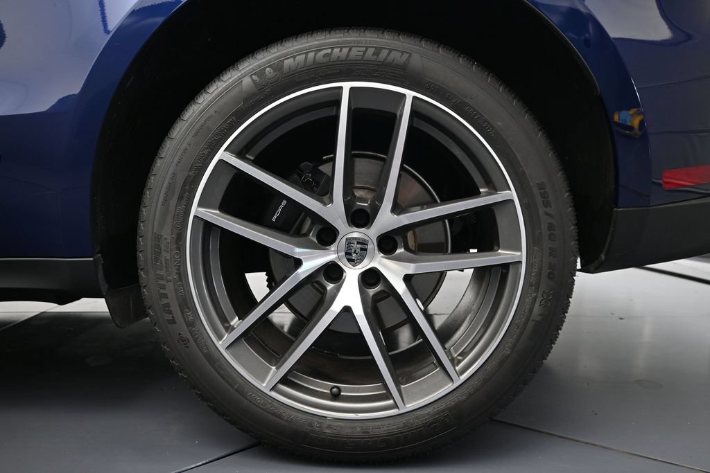 Used 2023 Porsche Macan AWD/4WD image 33