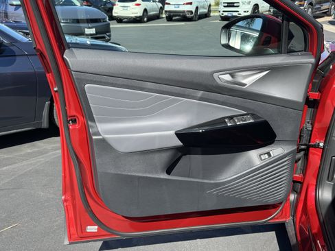 Certified 2025 Volkswagen ID.4 Pro S image 13