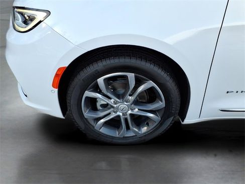 New 2026 Chrysler Pacifica Pinnacle w/ Trailer Tow Group image 9