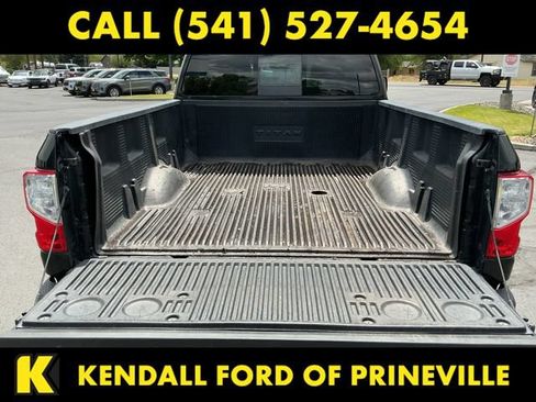 Used 2018 Nissan Titan SV w/ SV Convenience Package AWD/4WD image 23