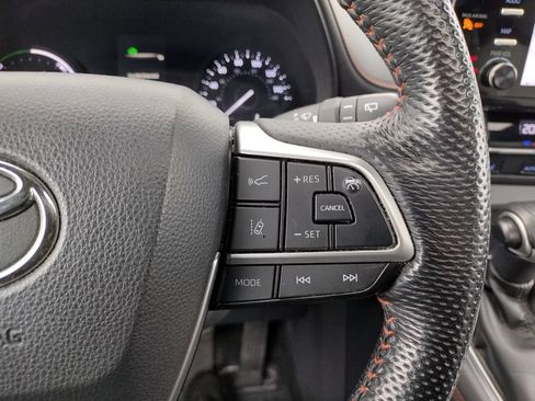 Used 2021 Toyota Sienna XSE AWD/4WD image 24