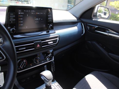Used 2021 Kia Seltos S AWD/4WD image 14