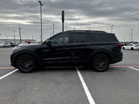 Used 2025 Ford Explorer ST AWD/4WD image 6