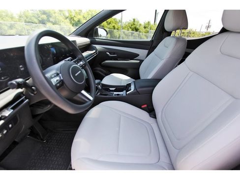 Certified 2025 Hyundai Santa Cruz SEL FWD image 15