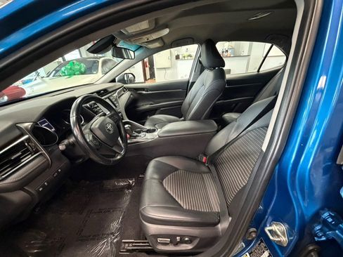 Used 2018 Toyota Camry SE FWD image 16