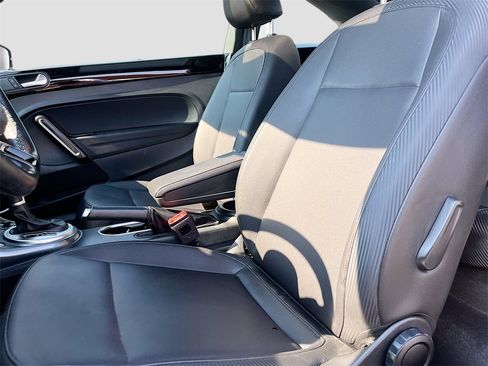 Used 2019 Volkswagen Beetle 2.0T SE image 21