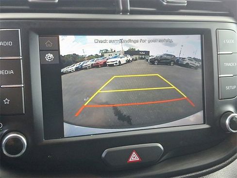 Certified 2023 Kia Soul LX w/ LX Technology Package image 17