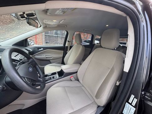 Used 2018 Ford Escape SE image 12