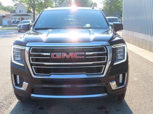 Used 2023 GMC Yukon SLT w/ SLT Luxury Package AWD/4WD image 13