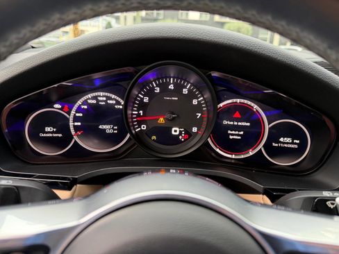 Used 2020 Porsche Cayenne image 33