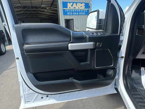 Used 2019 Ford F150 Lariat w/ Equipment Group 502A Luxury AWD/4WD image 10