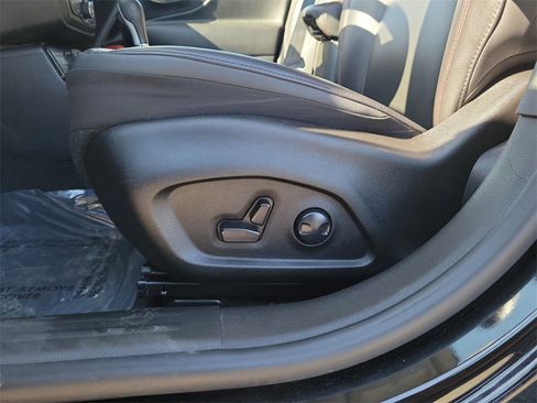 Used 2023 Jeep Renegade Trailhawk w/ Trailhawk Elite Group image 19