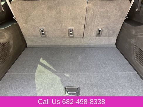 Used 2022 Chevrolet Suburban High Country AWD/4WD image 11