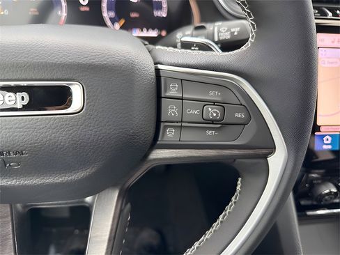 New 2025 Jeep Grand Cherokee L Limited w/ Luxury Tech Group II image 37