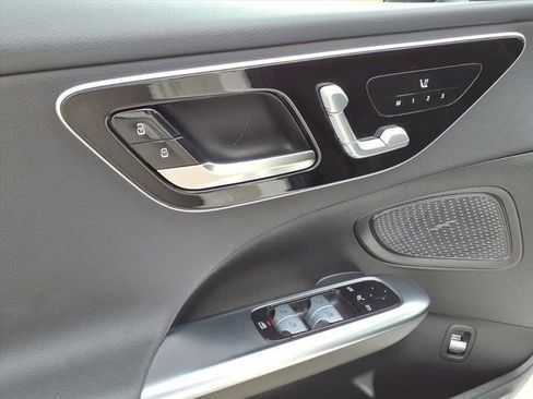 Used 2025 Mercedes-Benz C 300 4MATIC Sedan image 13