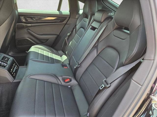 Used 2025 Porsche Panamera image 20