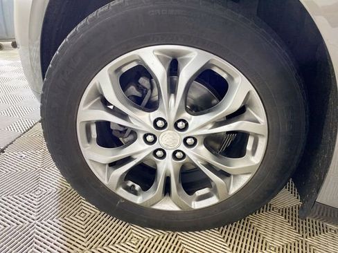 Used 2018 Buick Enclave Avenir w/ Avenir Technology Package image 22