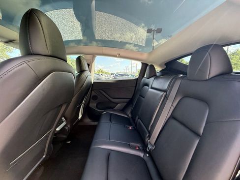 Used 2021 Tesla Model Y Long Range AWD/4WD image 15