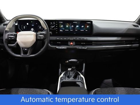 New 2025 Kia K4 GT-Line image 8