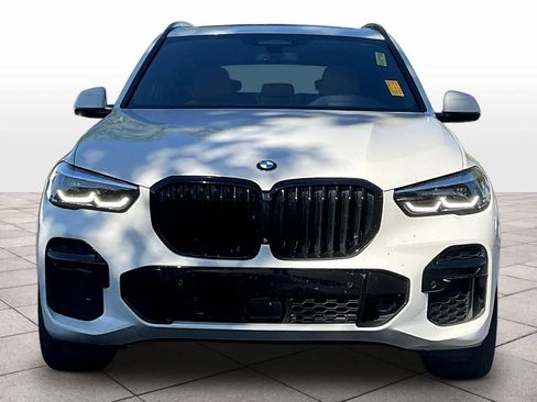 Used 2022 BMW X5 xDrive40i w/ M Sport Package image 3