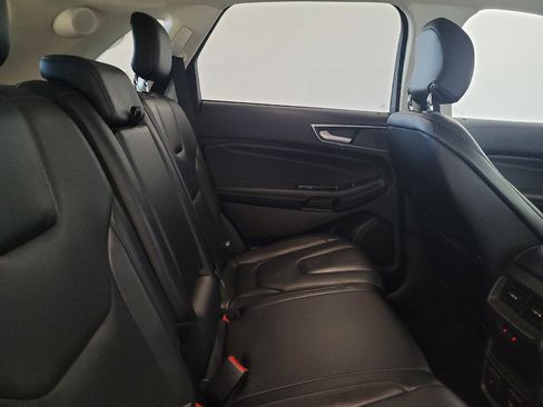 Used 2019 Ford Edge Titanium w/ Equipment Group 301A FWD image 19