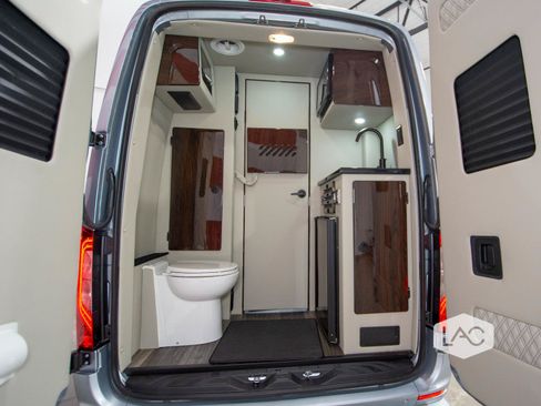 Used 2025 Mercedes-Benz Sprinter 2500 image 17