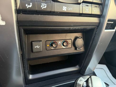 Used 2022 Toyota 4Runner Limited image 13