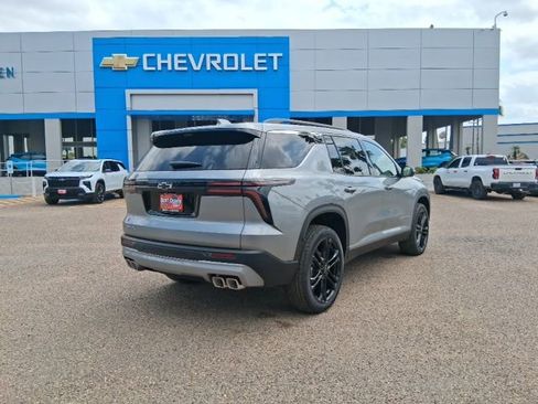 New 2026 Chevrolet Traverse LT w/ Driver Confidence Package FWD image 5