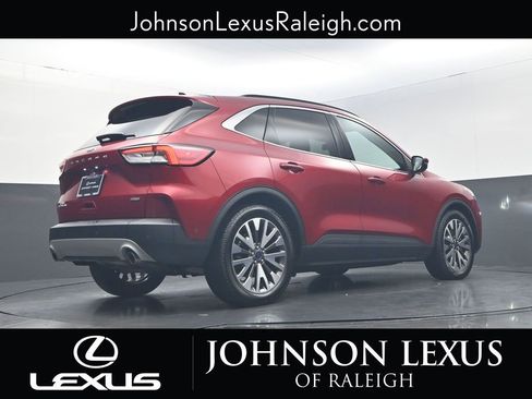Used 2020 Ford Escape Titanium image 15