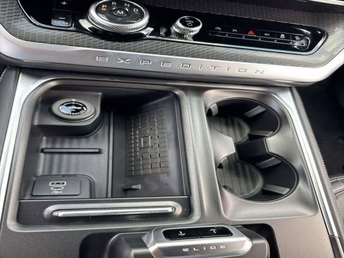 New 2025 Ford Expedition Platinum w/ Stealth Performance Package image 26