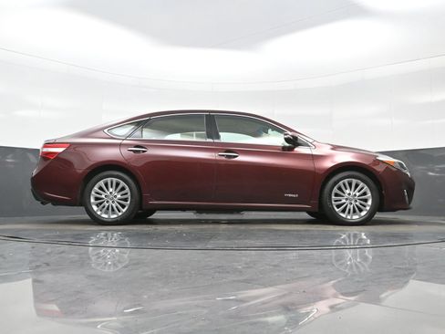 Used 2014 Toyota Avalon Limited w/ Technology Package FWD image 31