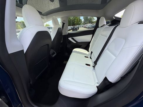 Used 2022 Tesla Model Y Performance AWD/4WD image 22