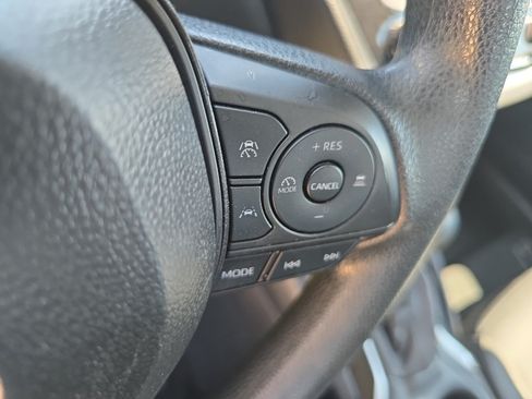 Used 2025 Toyota Corolla LE FWD image 21