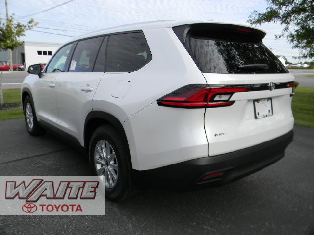 New 2026 Toyota Grand Highlander XLE FWD image 4