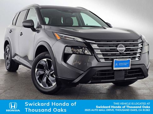 Used 2025 Nissan Rogue SV w/ SV Premium Package image 1