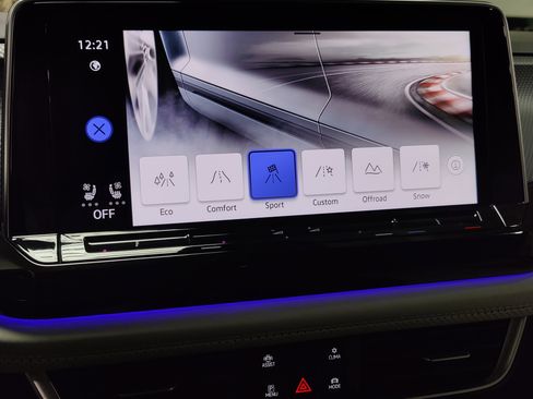 Used 2025 Volkswagen Atlas Cross Sport SEL Premium R-Line image 20