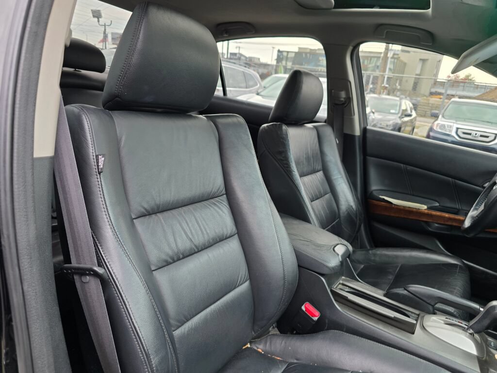 Used 2011 Honda Accord EX-L image 9