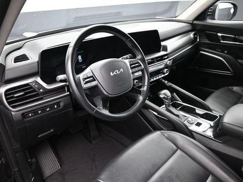 Used 2025 Kia Telluride S FWD image 12