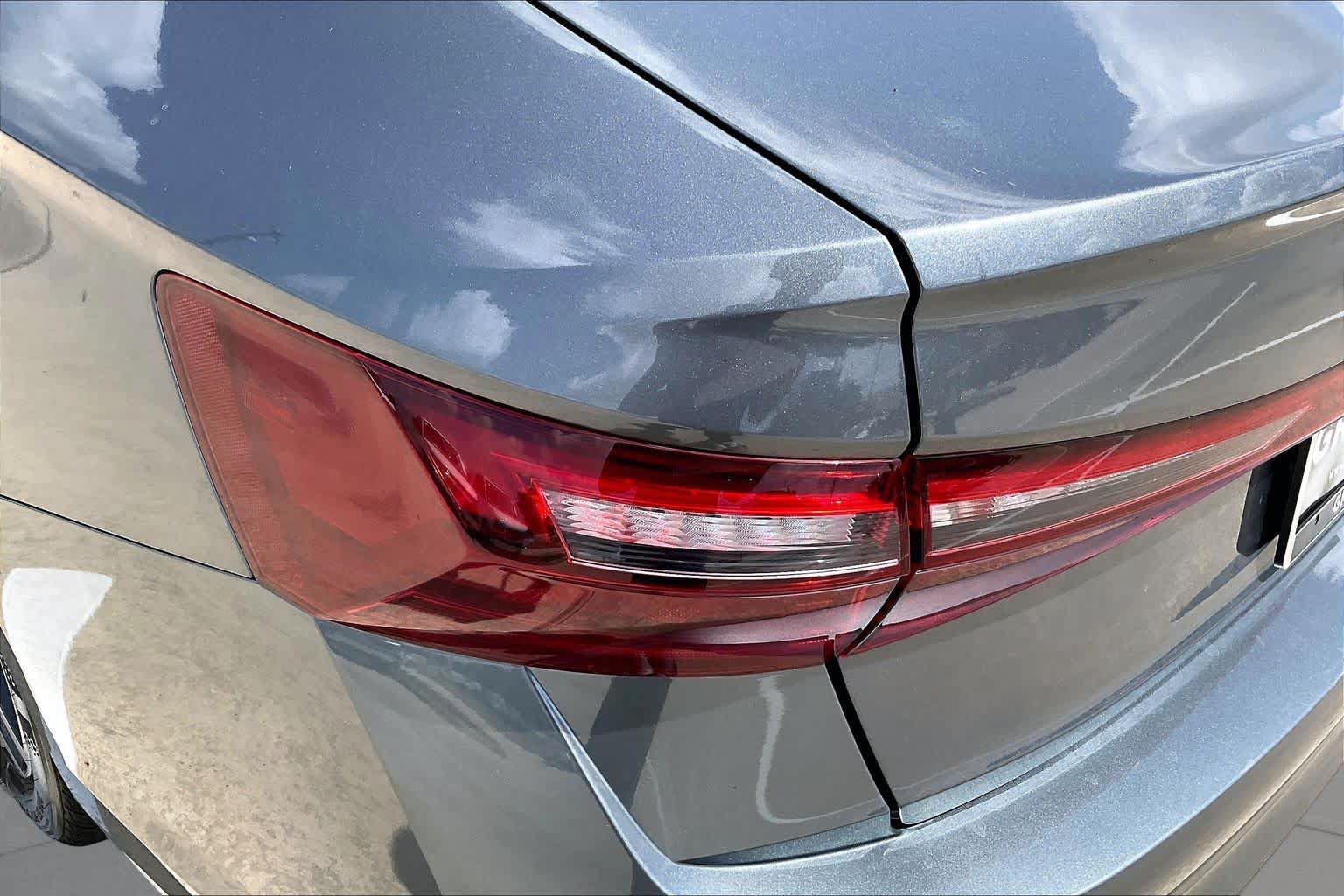 Used 2025 Volkswagen Jetta SE FWD image 28