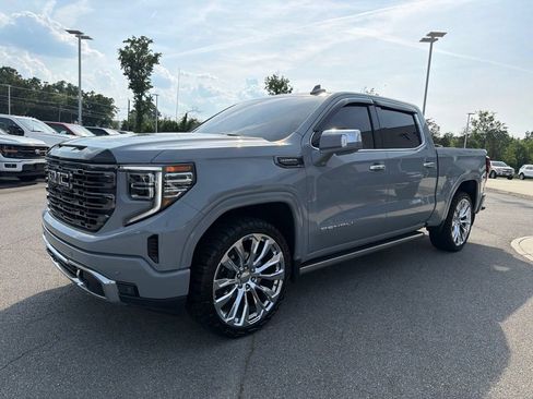 Used 2025 GMC Sierra 1500 Denali Ultimate AWD/4WD image 8